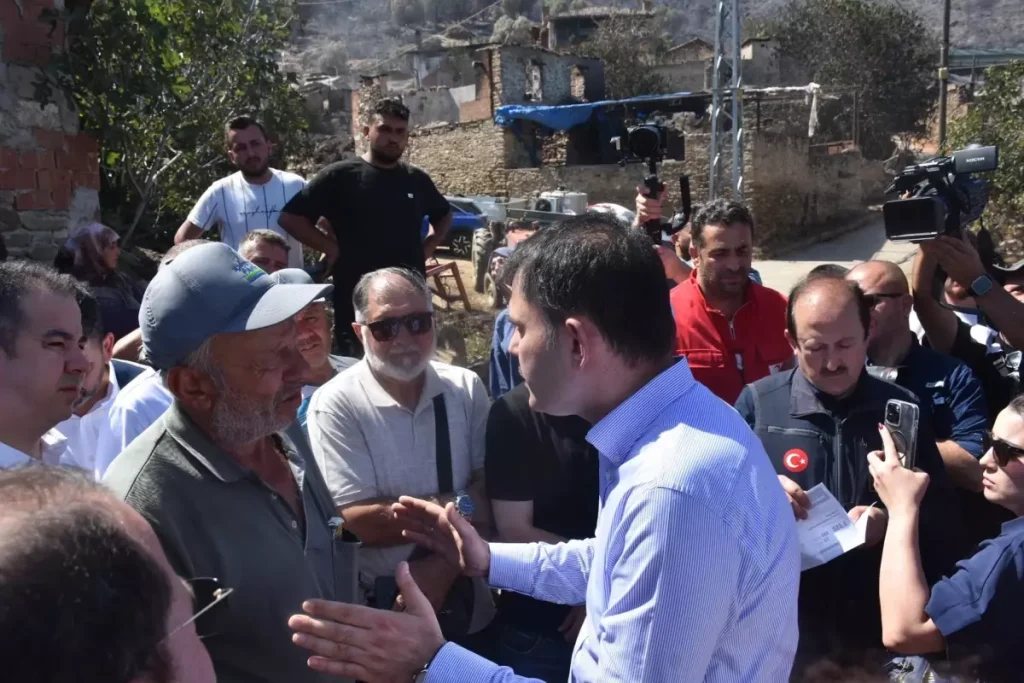 Bakan Kurum: Yangınlardan Etkilenen İllerde Yaraları Sarıyoruz