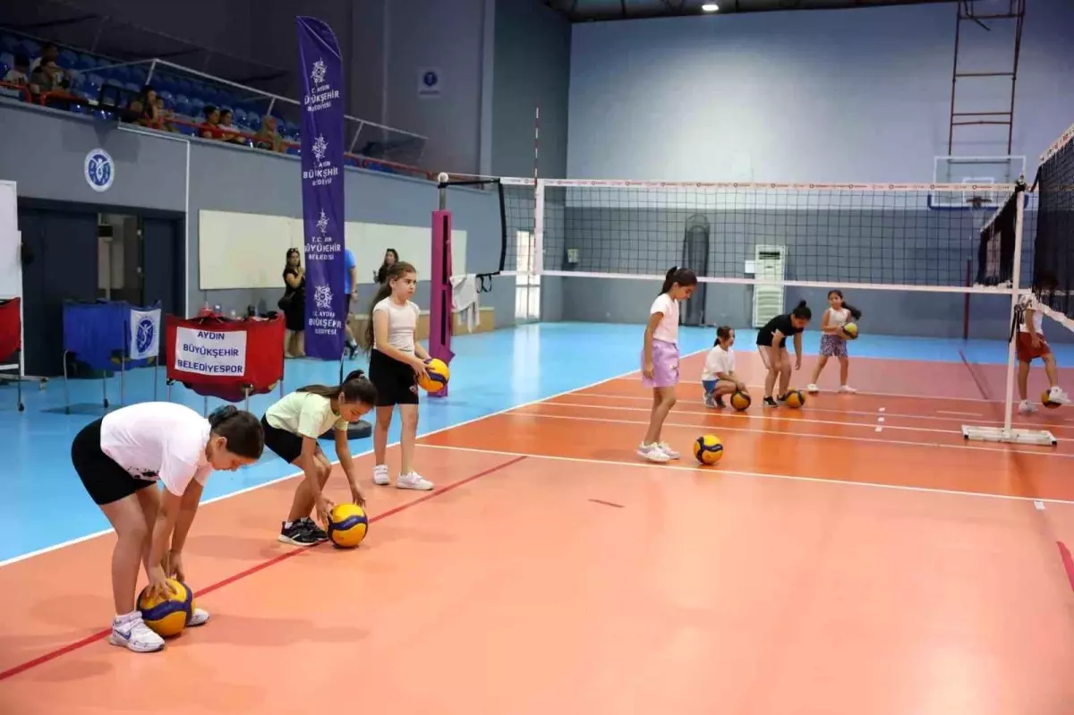 Aydın’da Yaz Kursları: Çocuklar Voleybol Sahasında Buluştu
