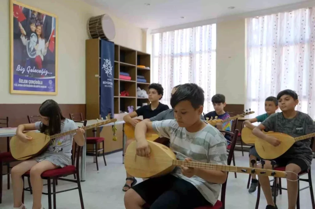 Kültürel Mirasın İncisi: Aydın’da Bağlama Kursları