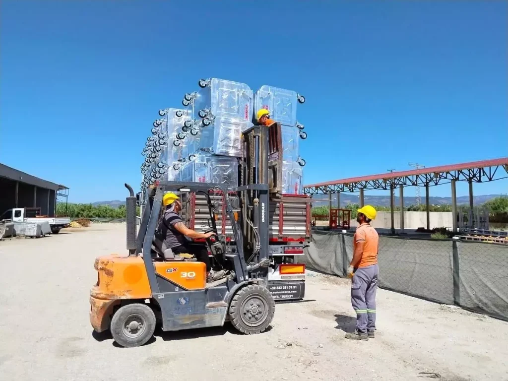 Yeni Çöp Konteynerleri Germencik’e Geldi