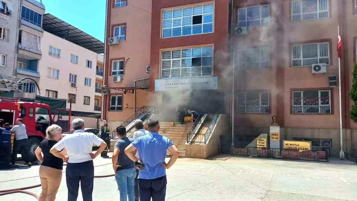 İncirliova’da İlkokulda Yangın