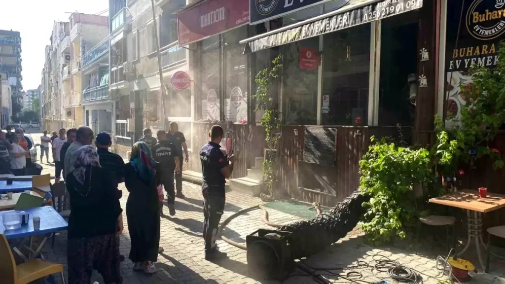 İş Yerinde Fritöz Yangını Panik Yarattı