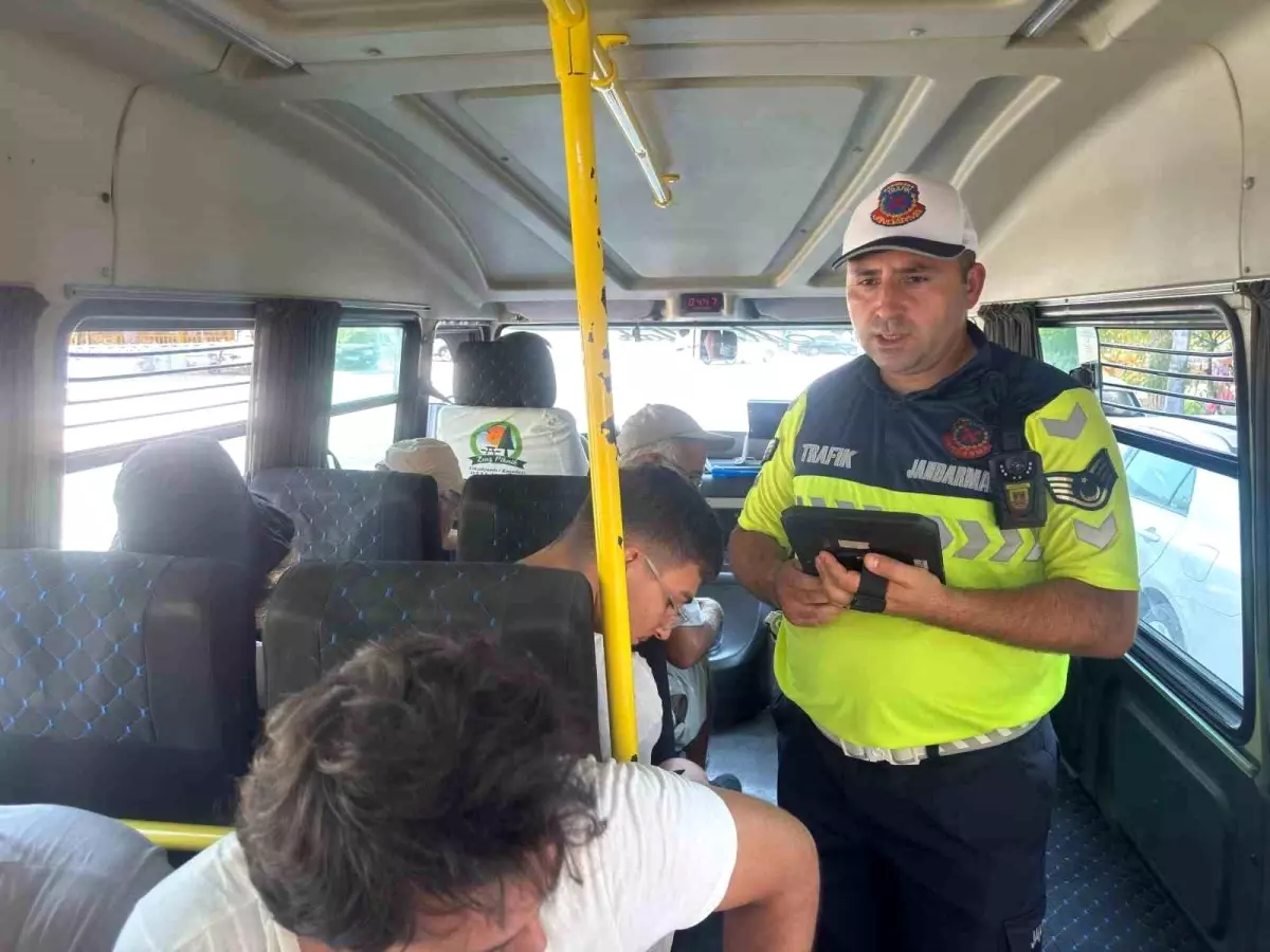 Jandarma Sivil Denetimlerle Trafik Güvenliğini Sağlıyor