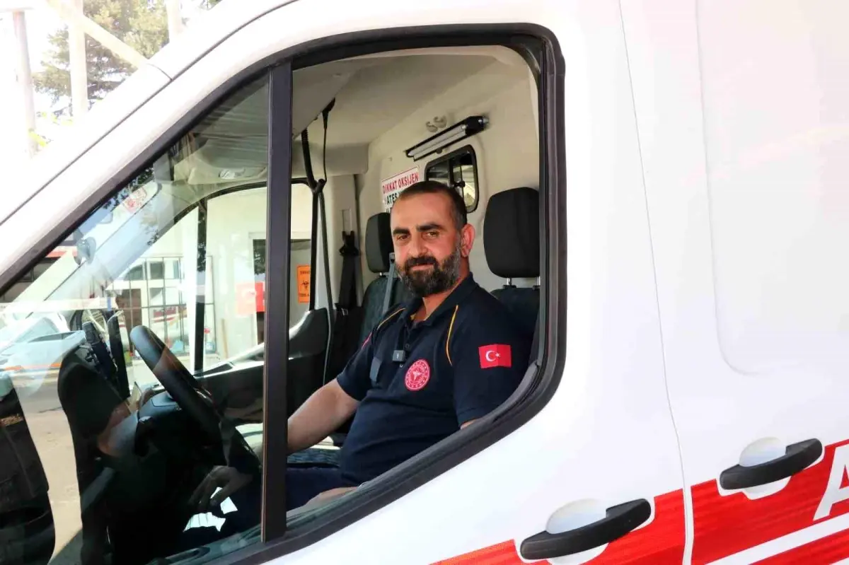**İnsanlık Örneği Ambulans Şoförü**