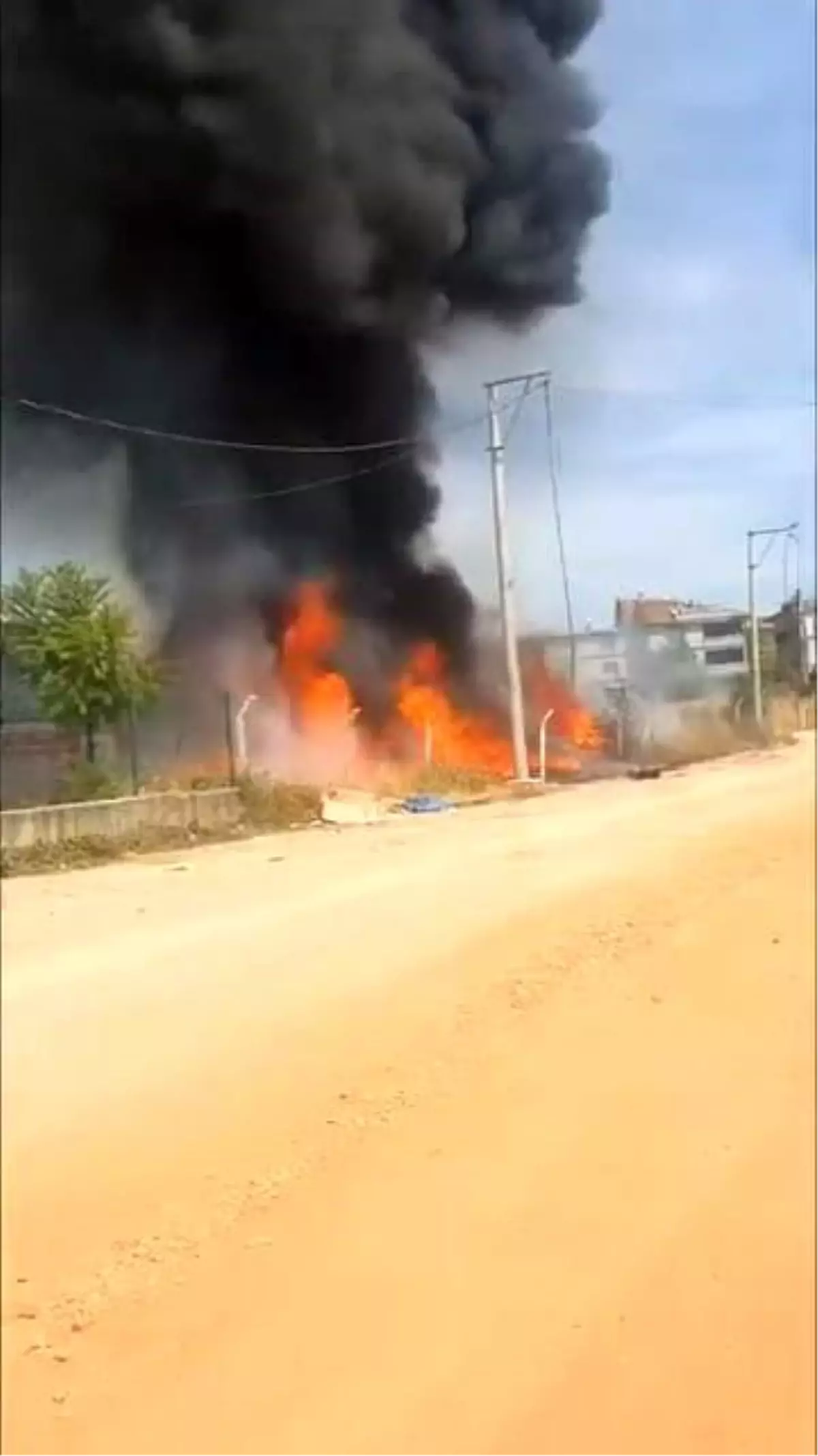 **Bursa’da Araç Denetim İstasyonu Yanında Yangın**