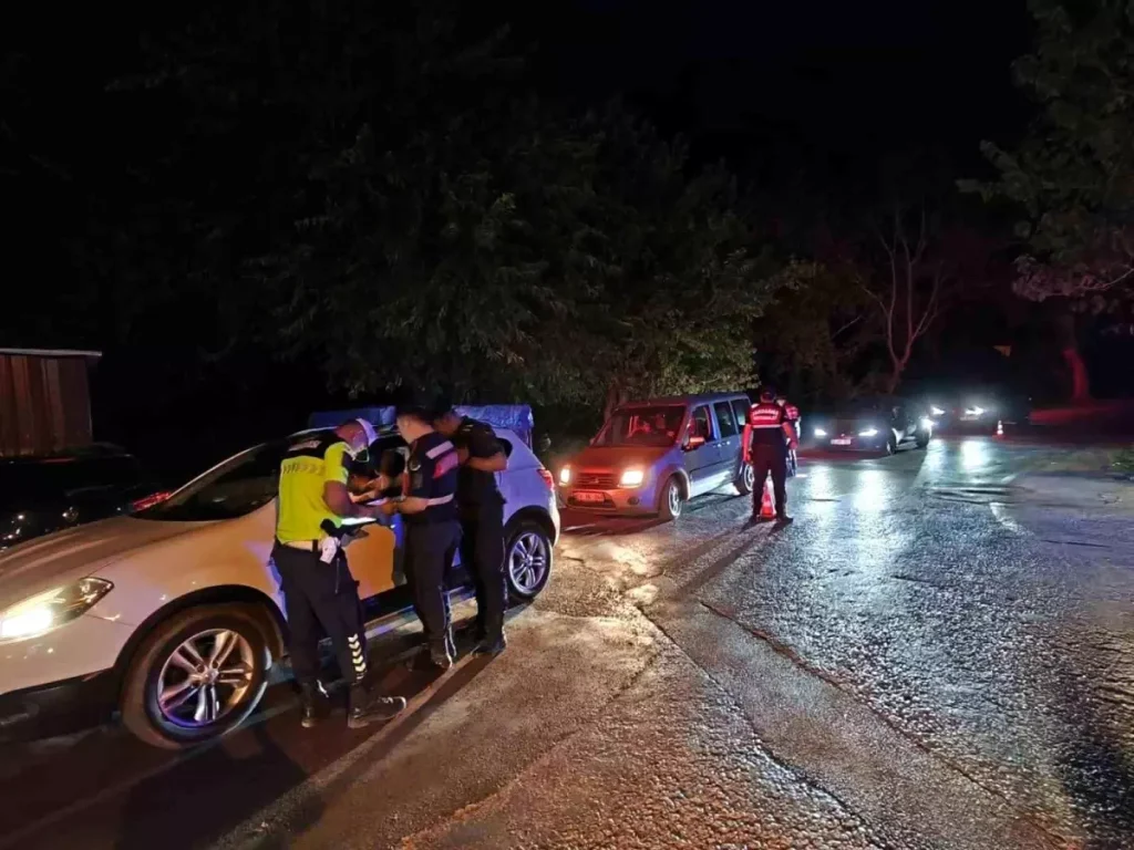 Aydın’da “Sıcak Nokta” Uygulaması: 476 Şahıs Kontrol Edildi