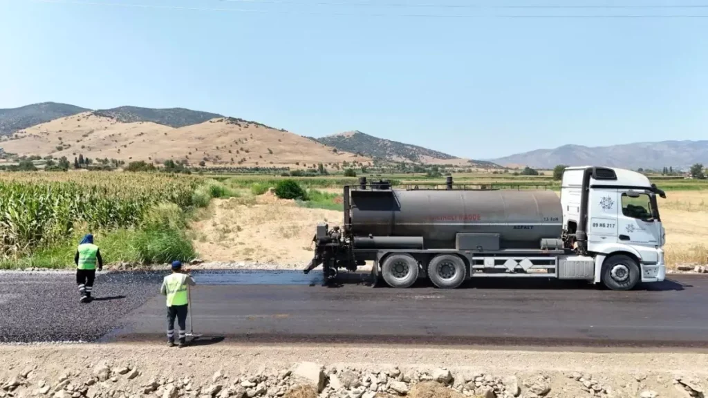 **Aydın’da Kırsal Ulaşım Yatırımları Hız Kazanıyor**
