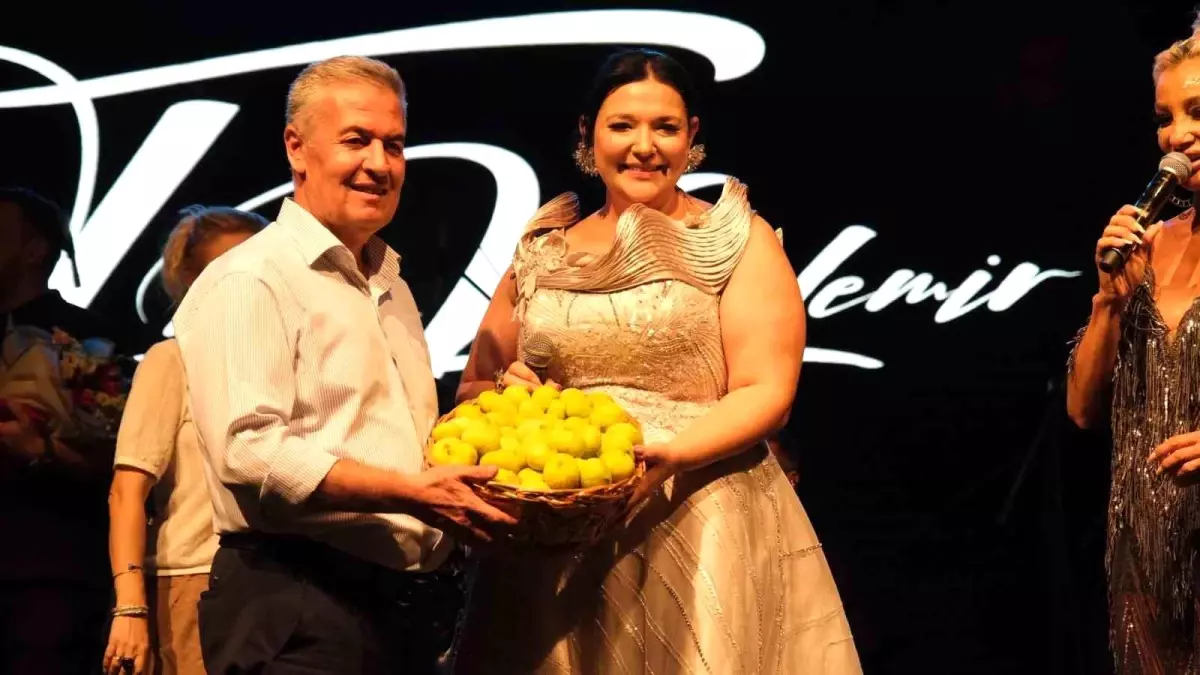 Buharkent Taze İncir Festivali Unutulmaz Bir Akşamla Sona Erdi