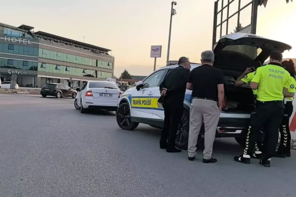 Çakarlı Araç Sürücüsüne Havaya Ateş Açtı: 138 Bin Lira Ceza