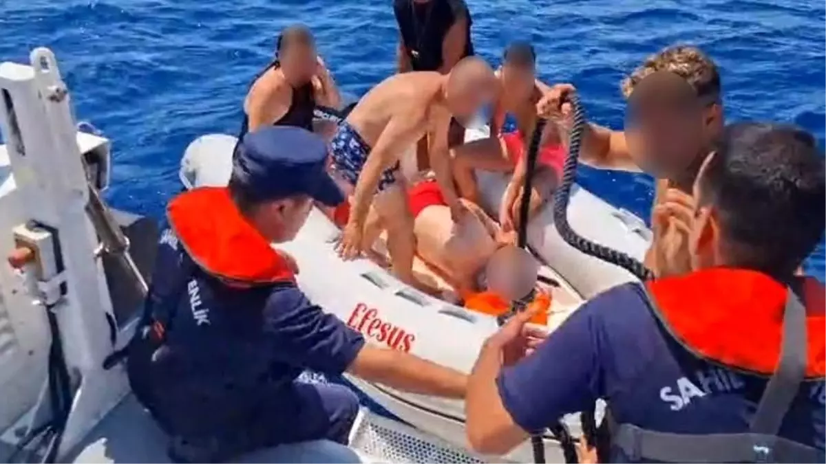 **Kuşadası Açıklarında Gezi Teknesinde Kaza**