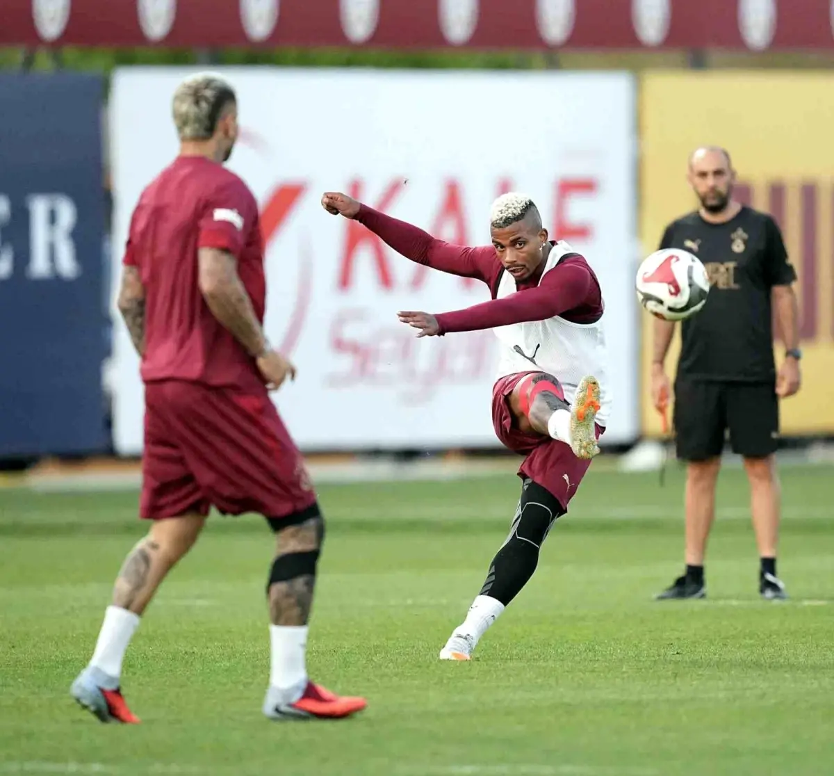 **Galatasaray, Çaykur Rizespor Maçına Hazırlanıyor**