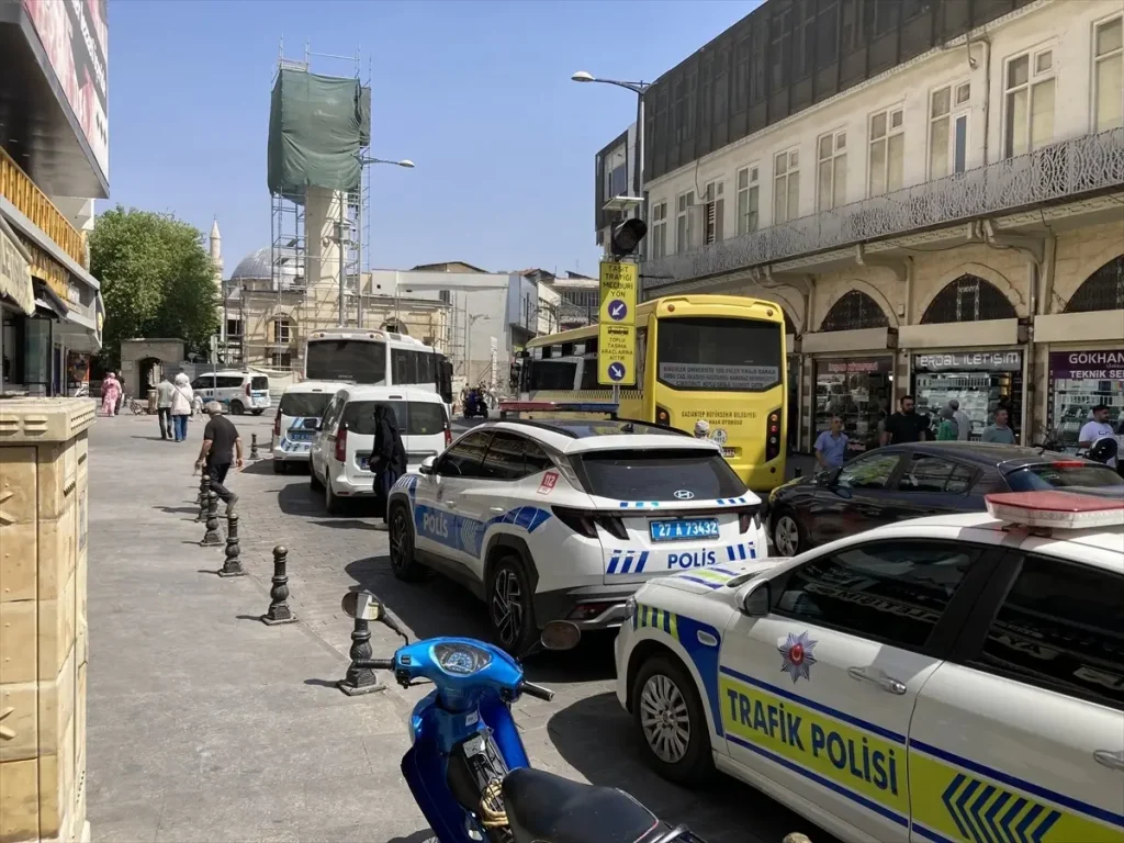**Gaziantep’te Cep Telefonu Saticilarina Kacakcılık Operasyonu**