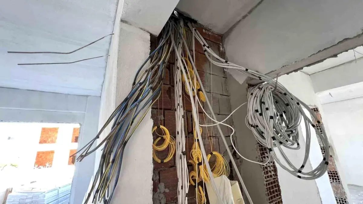 İnşaattan 150 Bin Liralık Kablo Hırsızlığı
