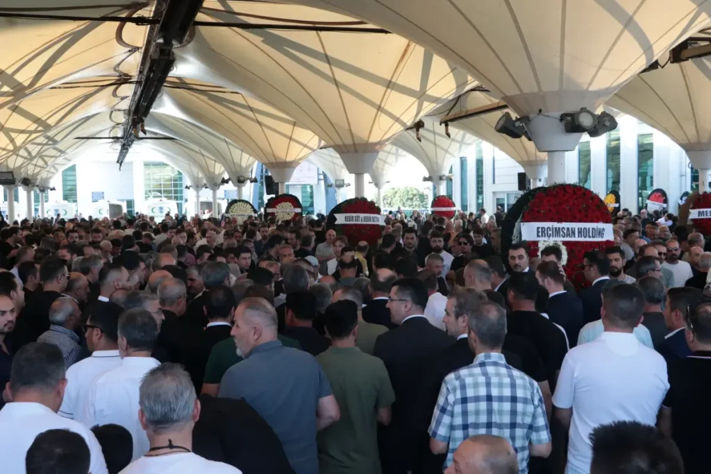 **İş İnsanı Fatih Yücelik Son Yolculuğuna Uğurlandı**