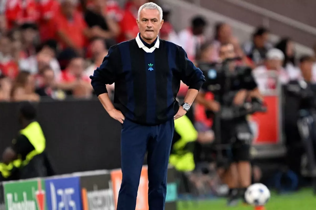 Fenerbahçe’de Mourinho Şoku: Antrenmanı Terk Etti