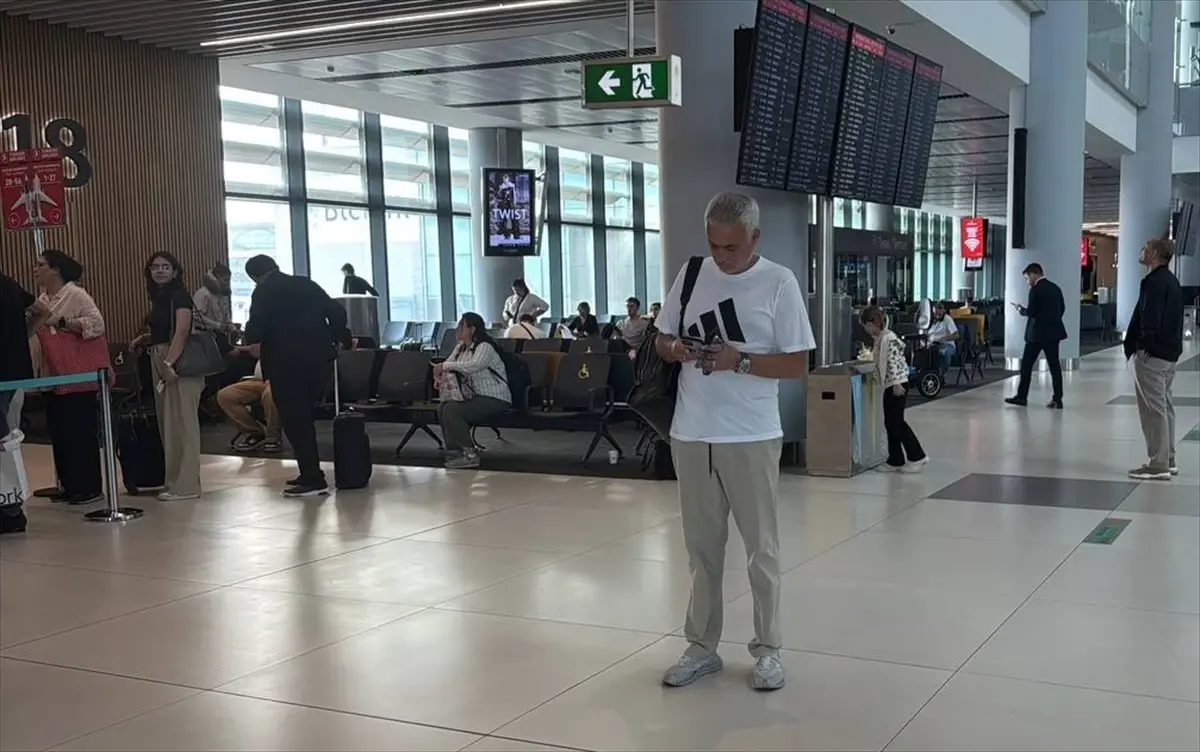 “Sarı-Lacivertlilerle yollar ayrıldı: Mourinho İstanbul’u terk etti”