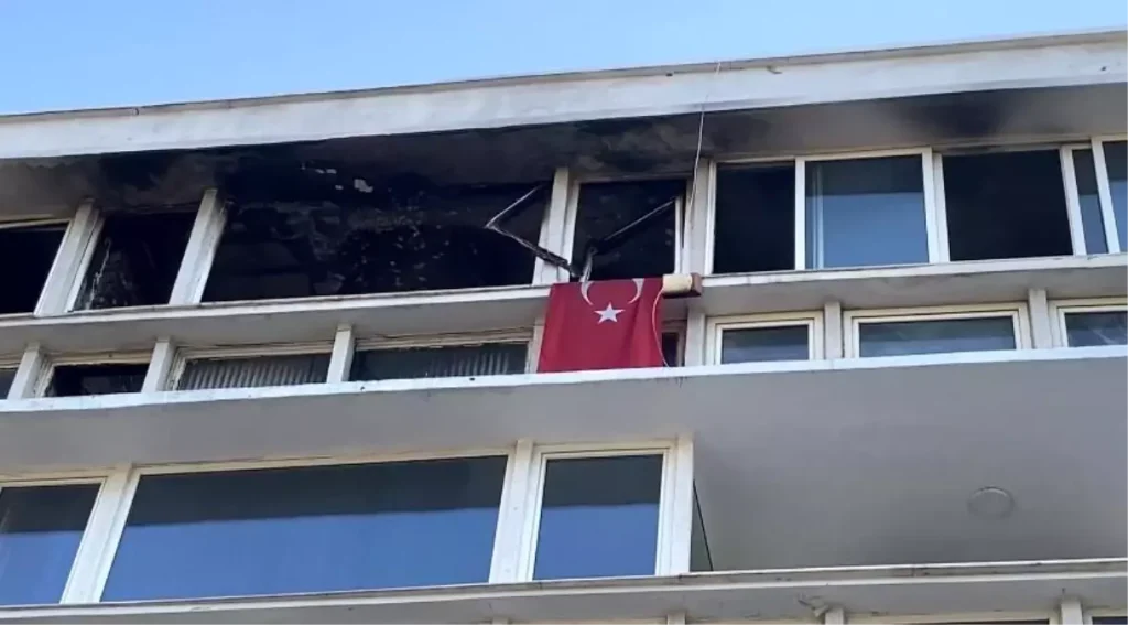 Kadıköy’de Apartman Dairesi Alev Alev Yandı