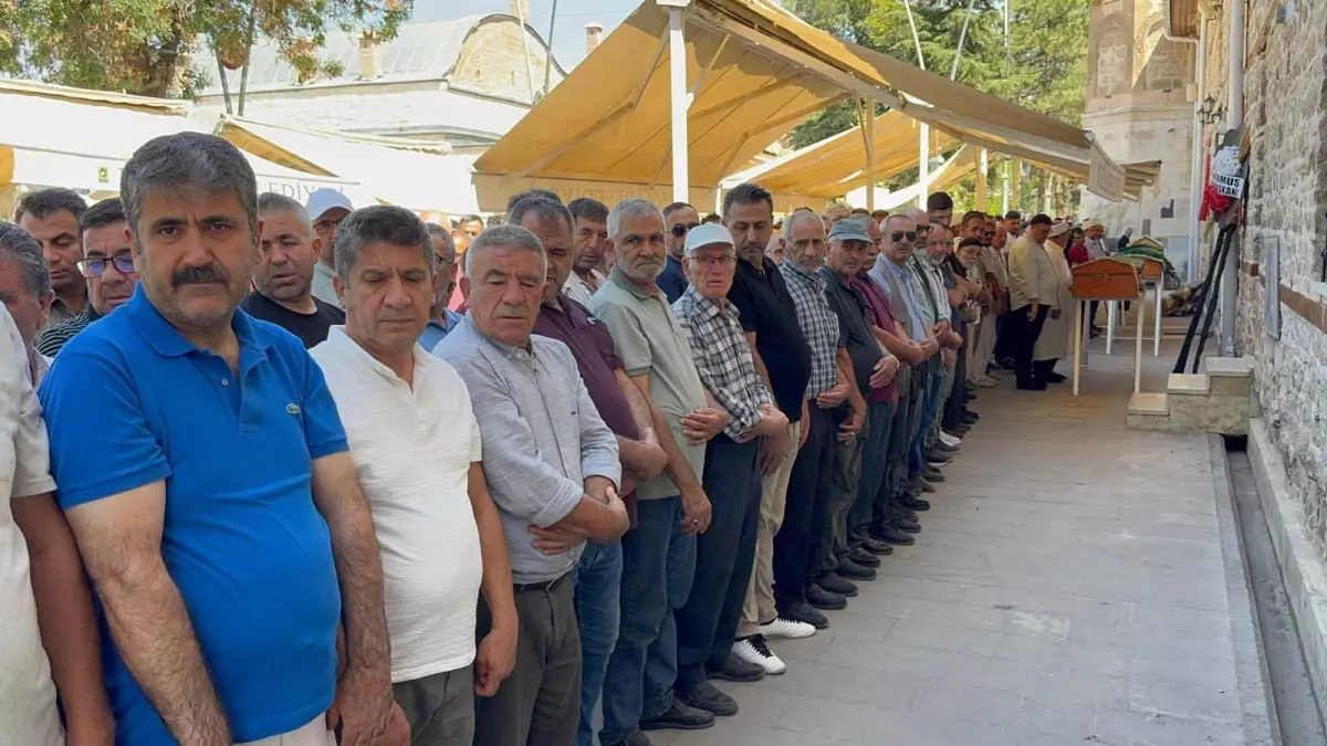 Aile Tragedya: Kaza Kurbanları Ereğli’de Toprağa Verildi