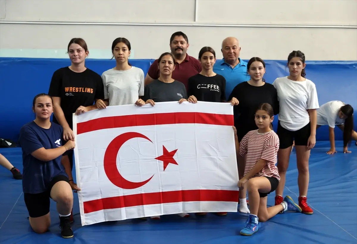 Kıbrıs Türk Kadın Güreşçileri Edirne’de Antrenman Yapıyor