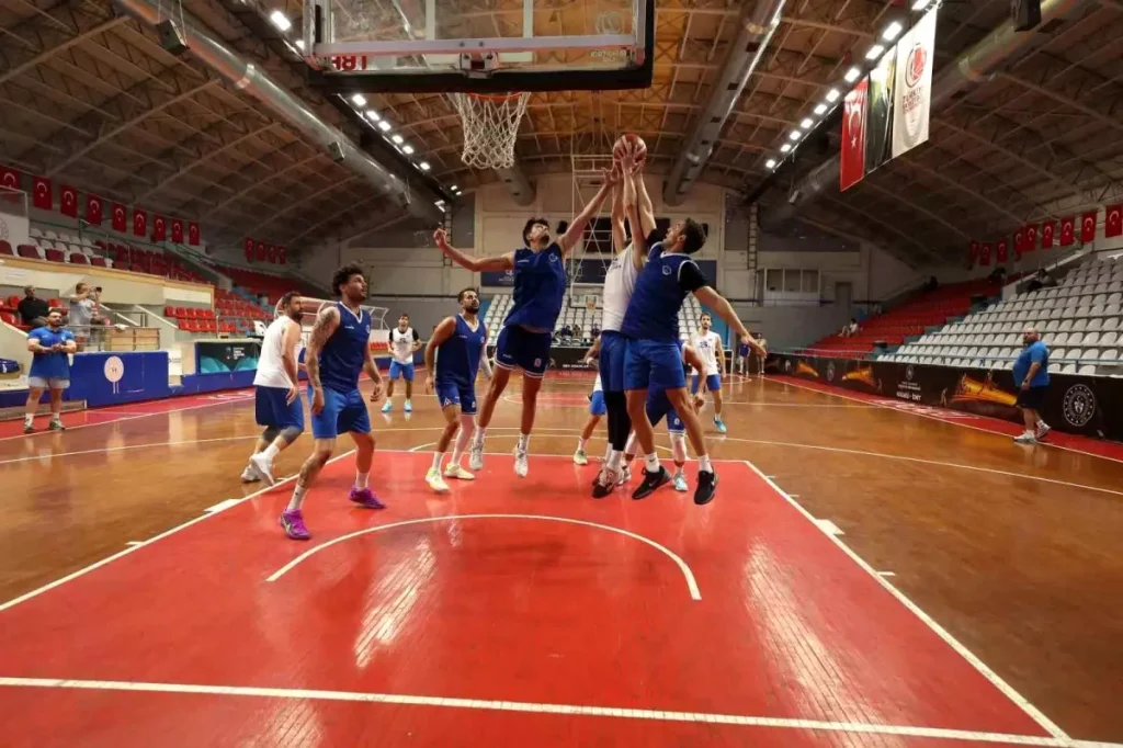 **Kağıtspor Yeni Sezona Yüksek Tempoyla Başlıyor**