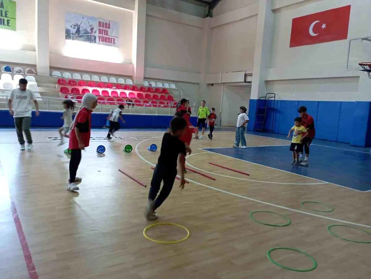 **Korkut’ta Gençler Kort Tenisiyle Sağlıklı Gelecek İçin Ter Döktü**