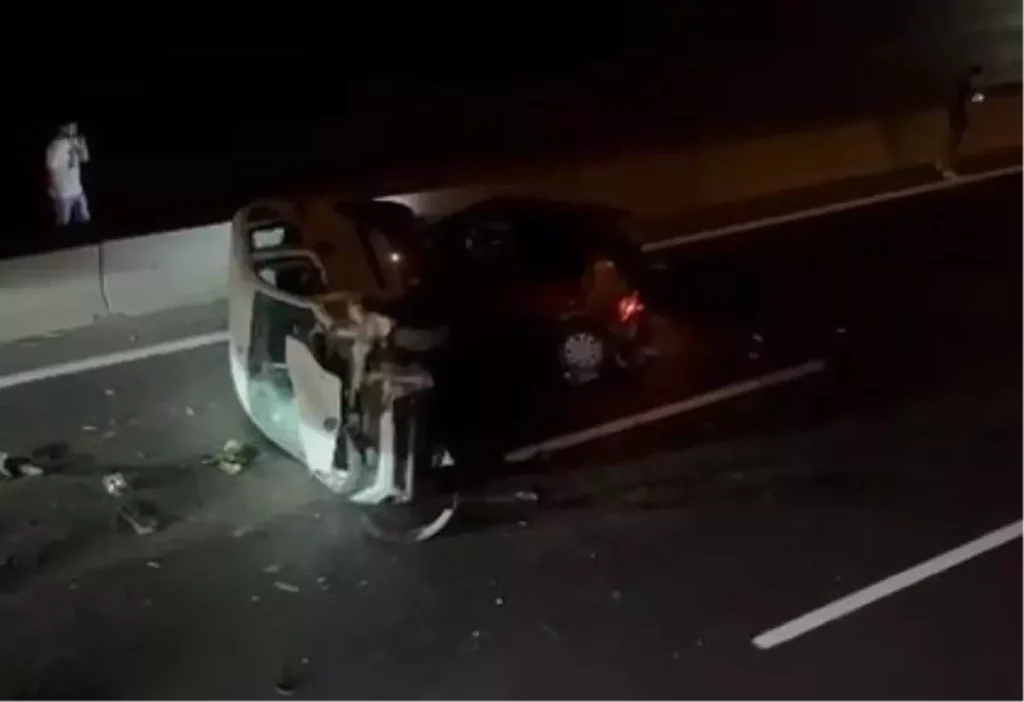 Lastiği Patlayan Otomobile Çarpma Kazası