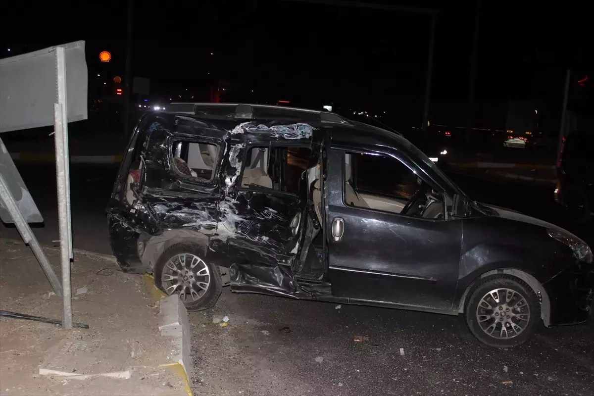 Manisa’da Feci Kaza: 1 Ölü, 8 Yaralı