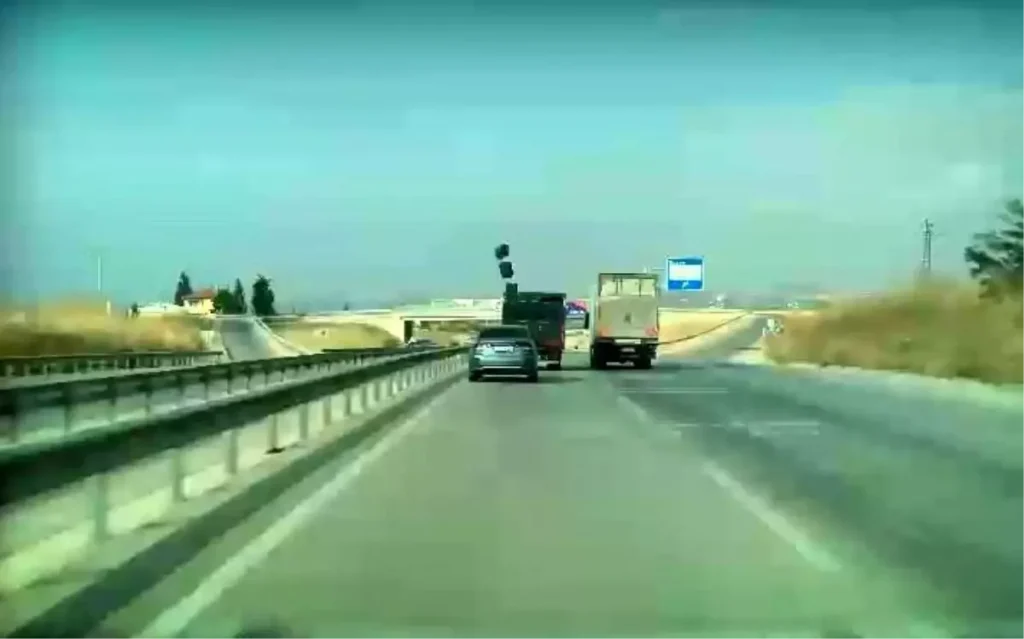 **Trafiği Savaş Alanına Çeviren Kaza**