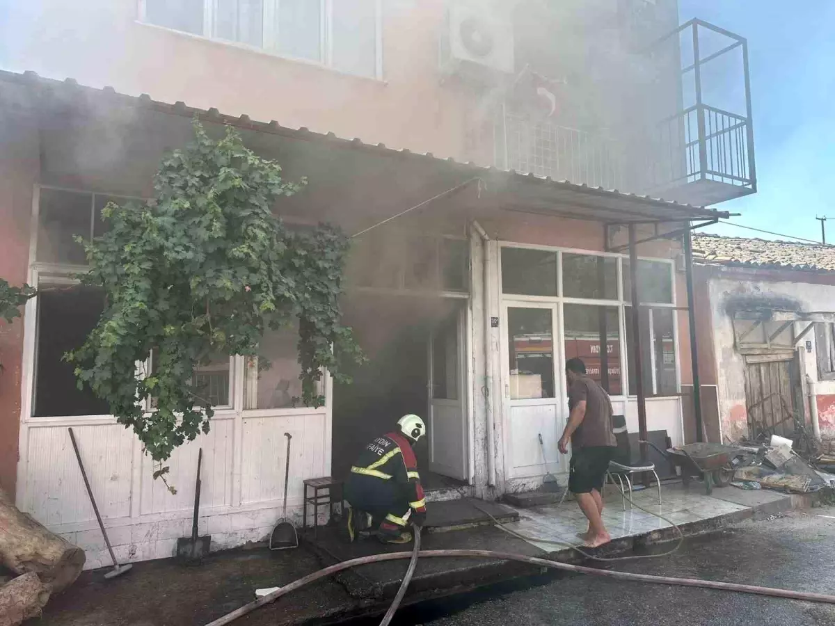 **Ekmek Fırını Yangını Paniğe Neden Oldu**