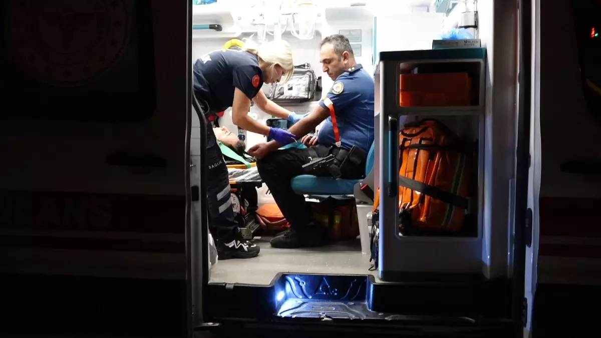 Trafik Kaosuna Yol Açan Polis Kovalı Kaza