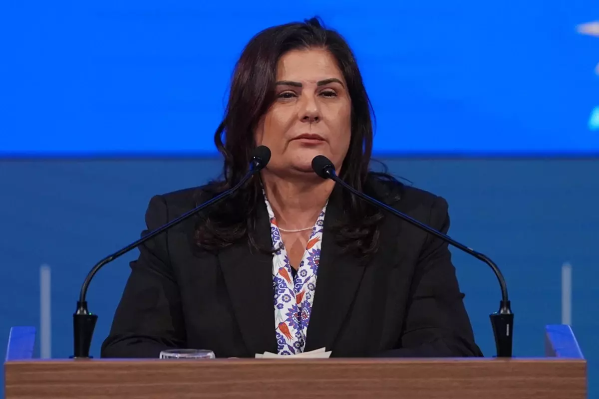 Aydın’da Belediye Başkanının AK Parti’ye Geçişi Protesto Ediliyor