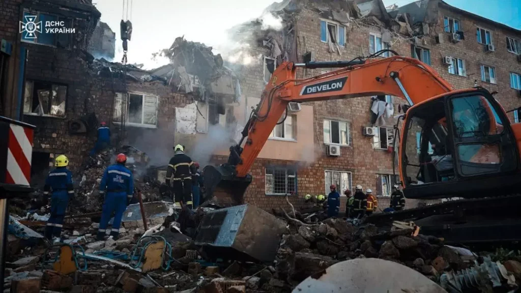 **Rusya’dan Kiev’e Şiddetli Saldırı: 10 Ölü, 38 Yaralı**