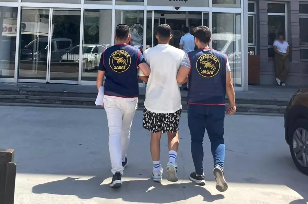 Şanlıurfa’da Cezaevinden Firar Eden Hükümlü Kuşadası’nda Yakalandı