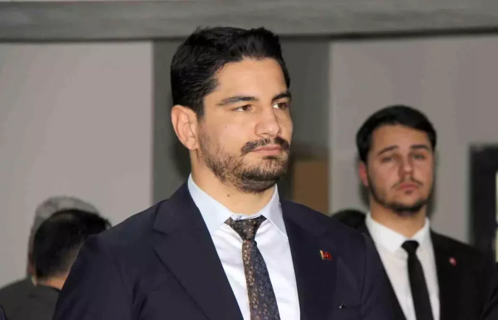 **Taha Akgül’ün Dedesi Abdullah Akgül Hayatını Kaybetti**