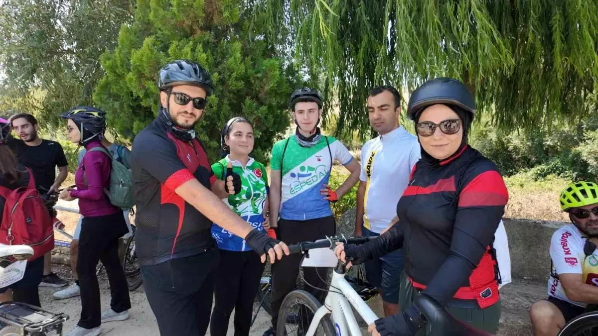 **Görme Engelliler Tandem Bisikletlerle Kocaeli’ni Keşfetti**