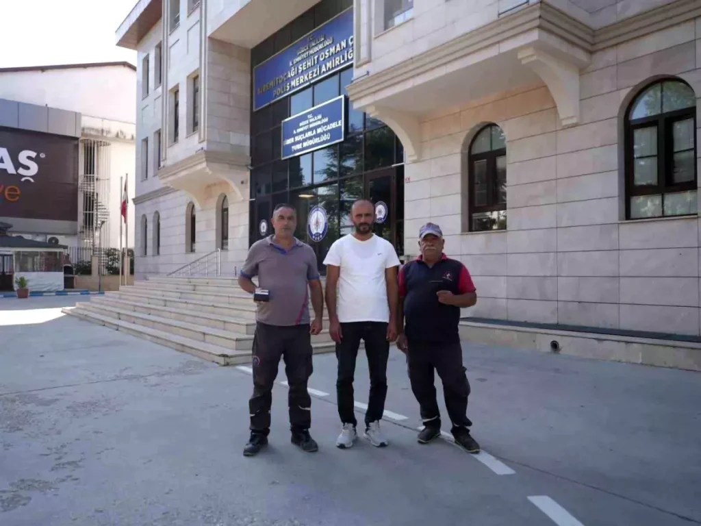 **Düzce’de Temizlik Personellerinin İyilik Örneği**