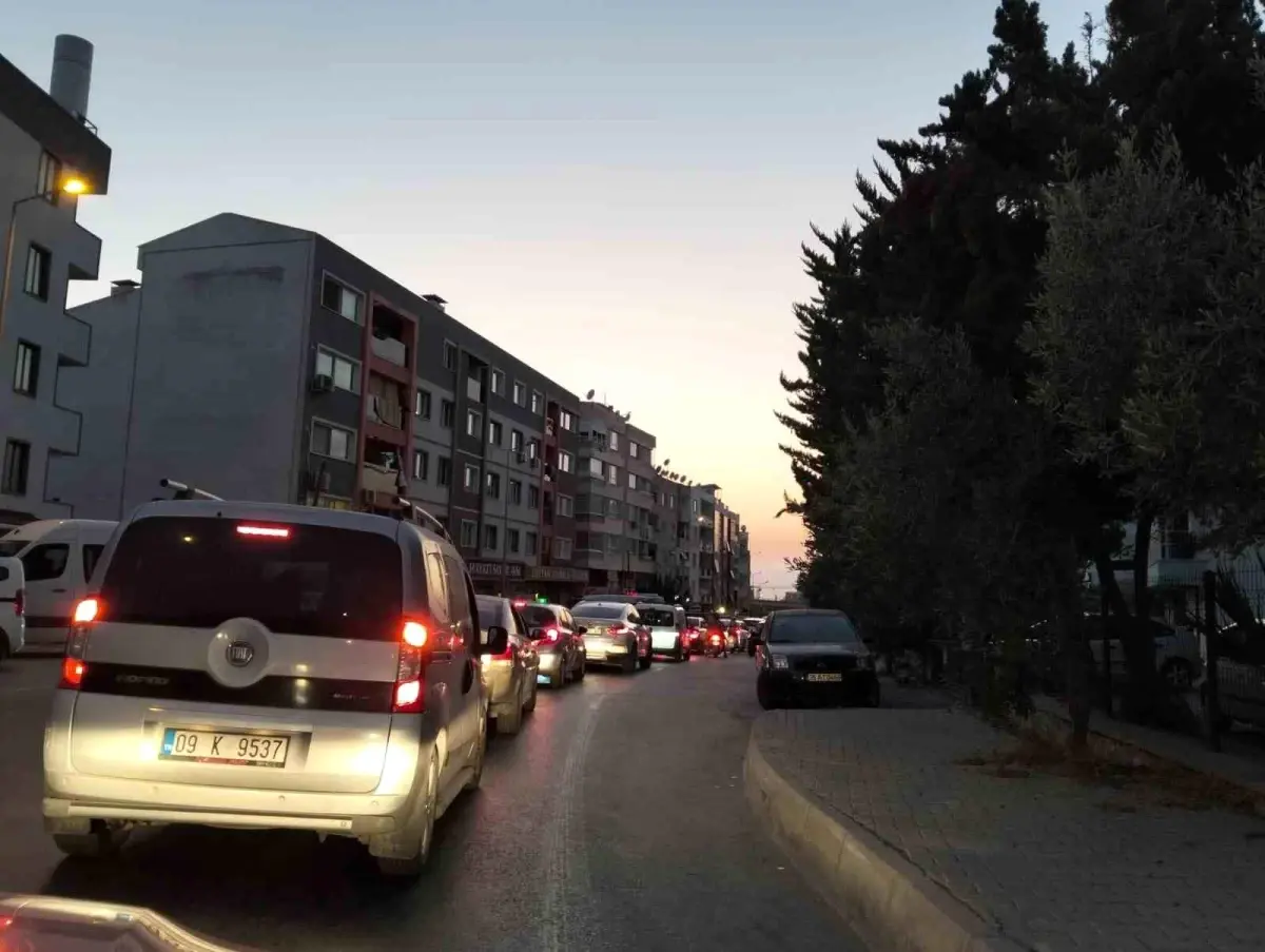 Trafik Yoğunluğu Kuşadası’nda da Sorun Olmaya Başladı