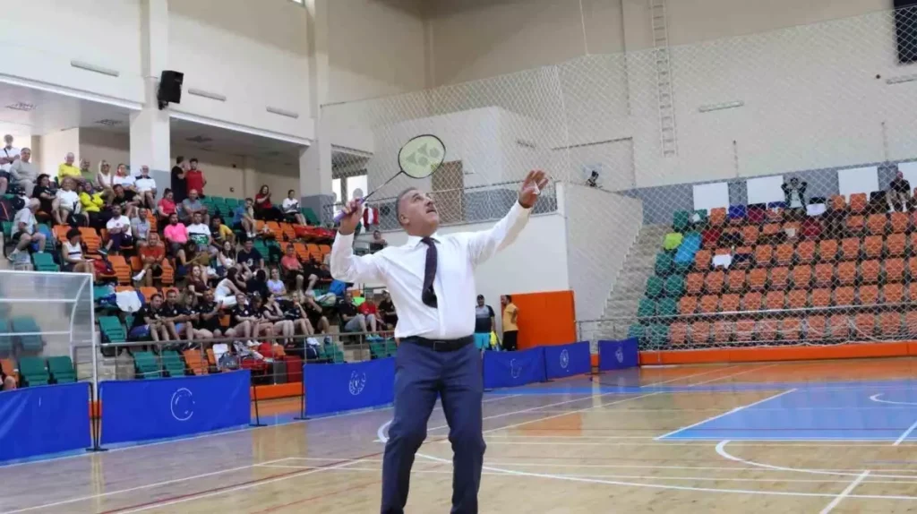 **Türk Badmintonunun Veteran Şampiyonları Kuşadası’nda Belirlenecek**