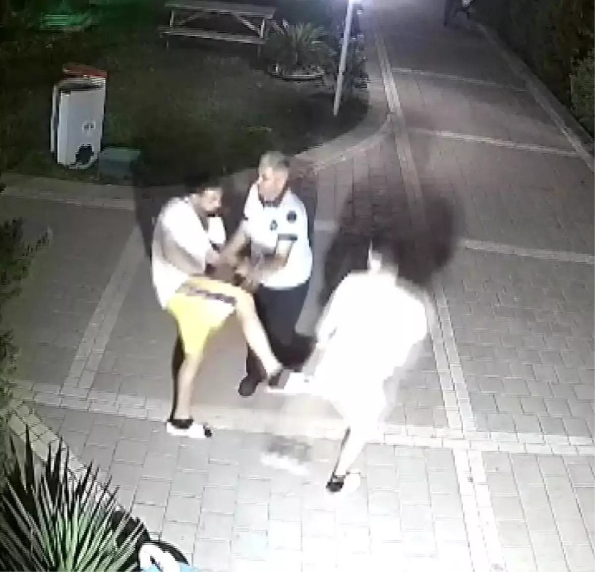 Çocuğu Döven Şahsa Ev Hapsi Cezası Verildi