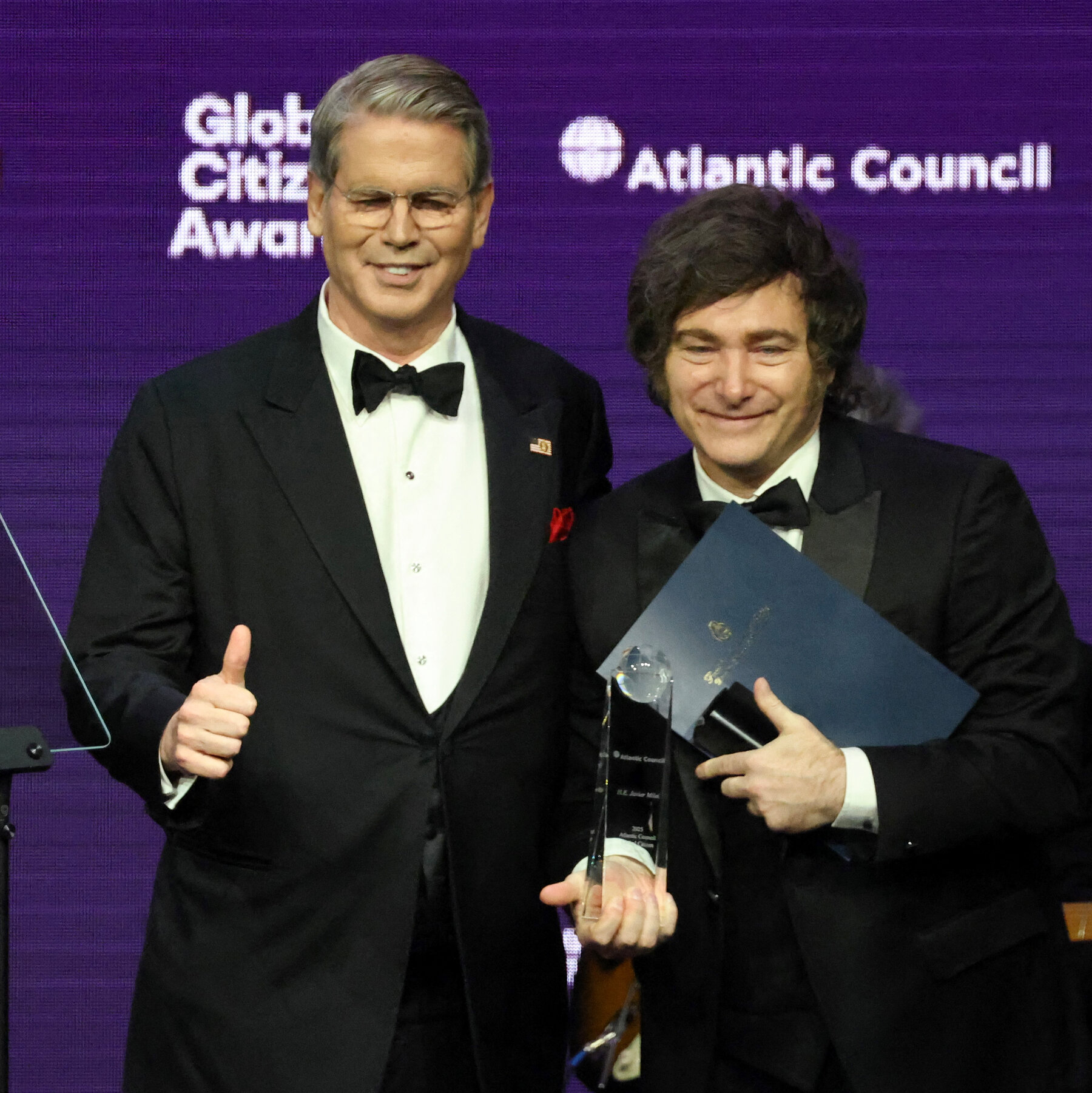 Trump Wades Into Bailout Politics in Offering a Lifeline to Argentina