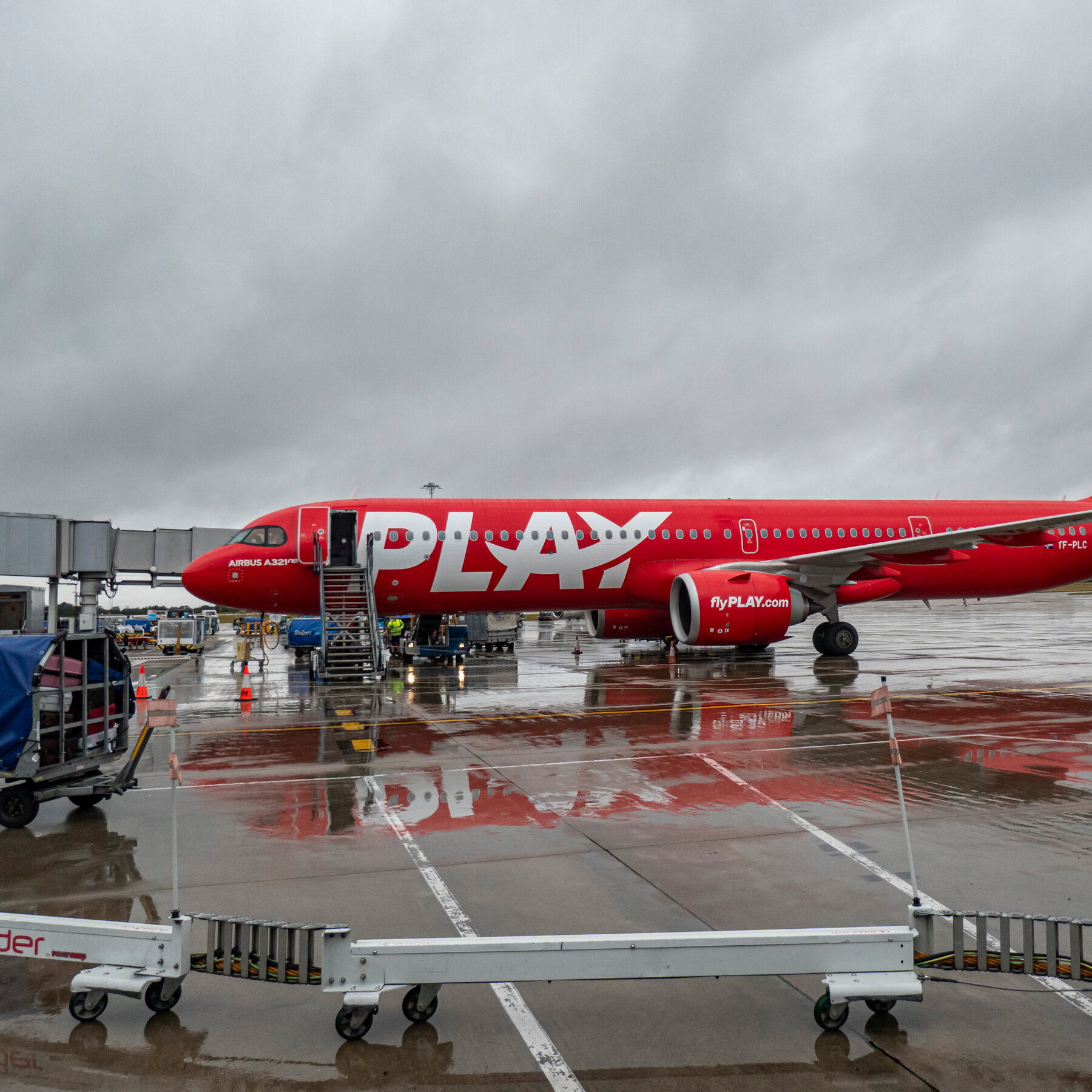 Icelandic Budget Airline Play Abruptly Ceases Operations, Stranding Passengers Worldwide