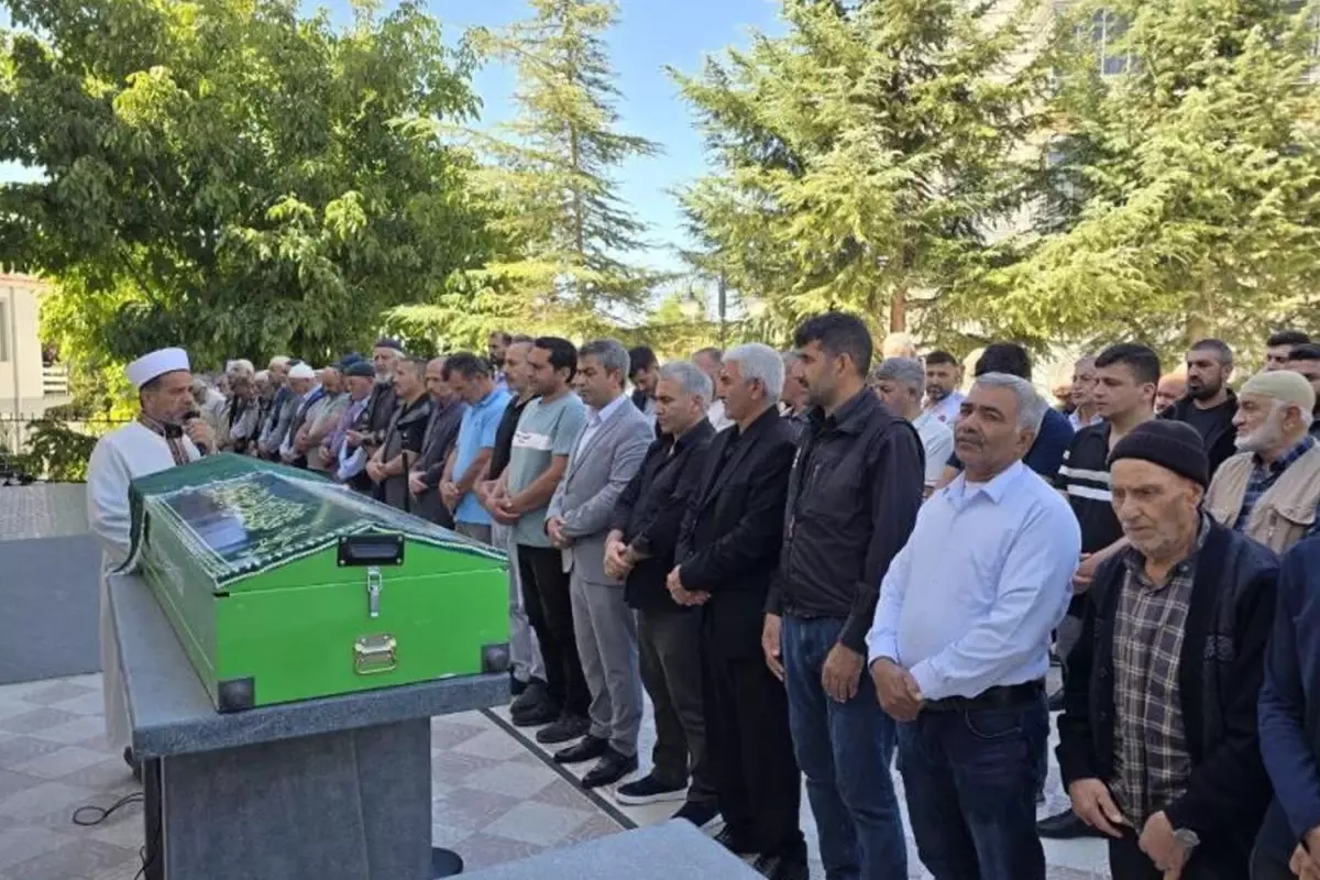 Ülkenin En Yaşlısı Ayşe Nine Sonsuza Kadar Uykuya Daldı