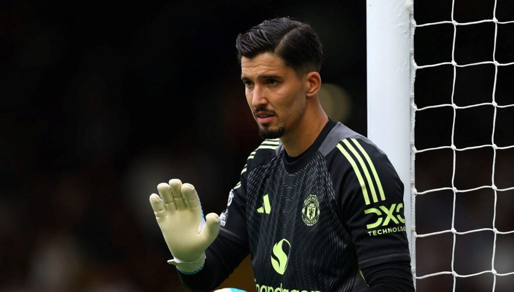 Altay Bayındır’a büyük fırsat: Dev derbi öncesi hocası açıkladı!