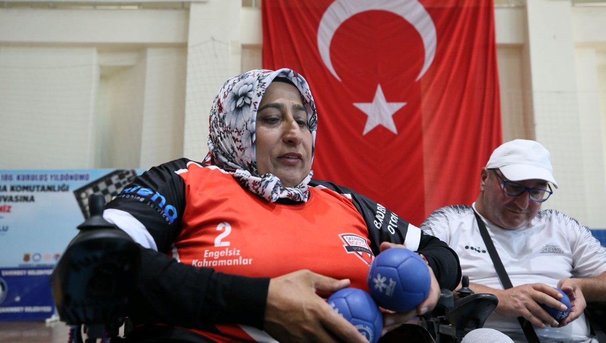 Yanlış iğne yüzünden felç kaldı: Boccia ile yaşama tutundu