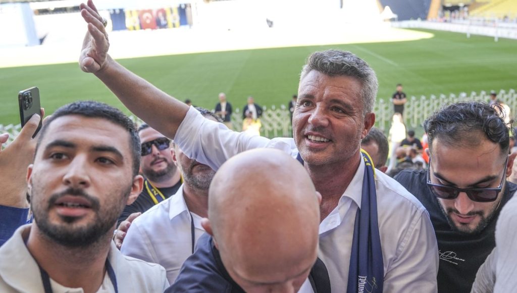 Dursun Özbek’ten Sadettin Saran’a tebrik telefonu