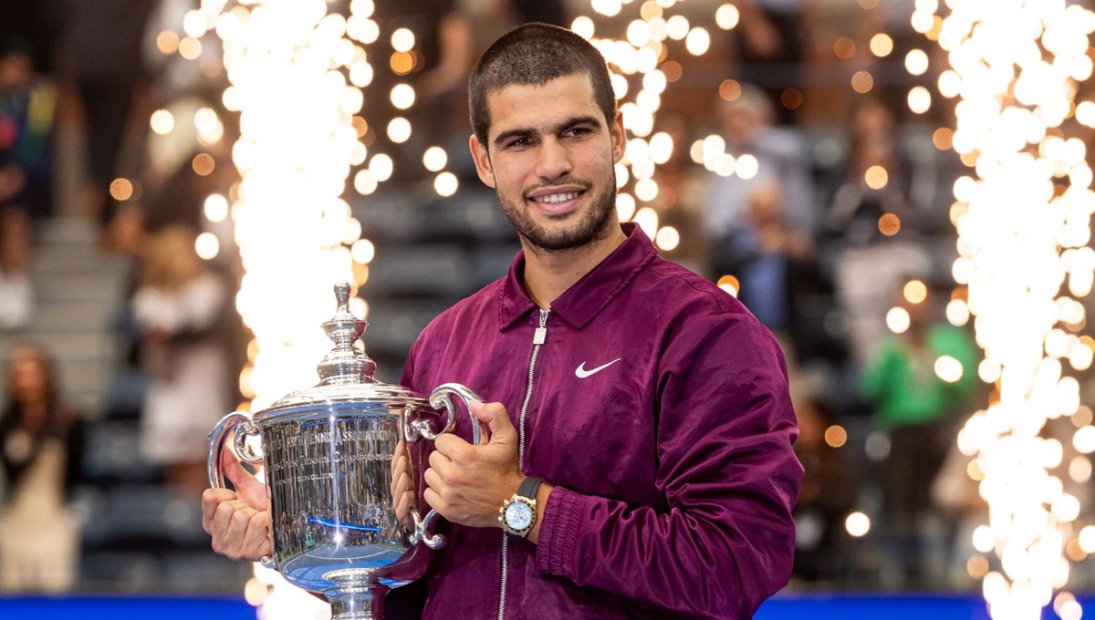 Carlos Alcaraz, dünya klasmanında zirveye yükseldi!