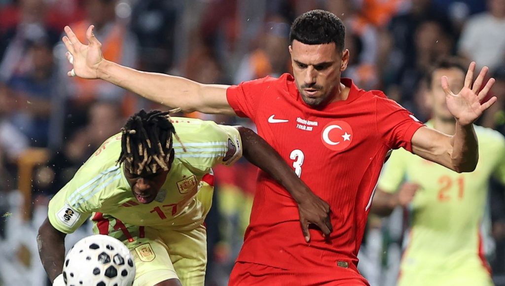 Merih Demiral’dan sitem: “En üzüldüğüm maçlardan biri, kart bile görmedik!”