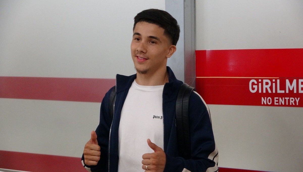 Trabzonspor anlaştı, yeni transfer Benjamin Bouchouari şehre geldi