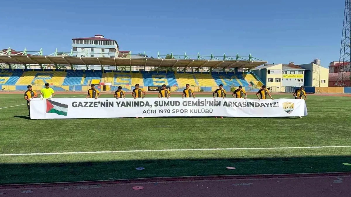 Ağrı1970 Spor’dan Filistin’e Destek Pankartı