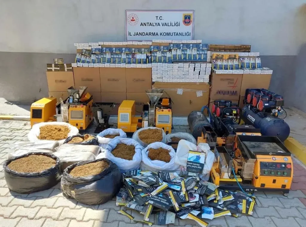 Alanya’da Kaçak Tütün Operasyonu: Büyük Miktarda Malzeme Ele Geçirildi